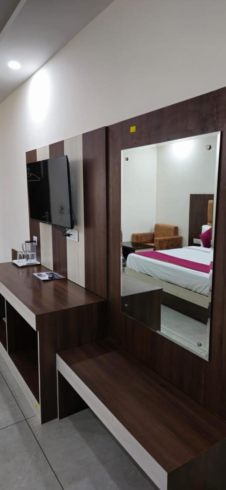 Готель Satya Residency Катра Екстер'єр фото