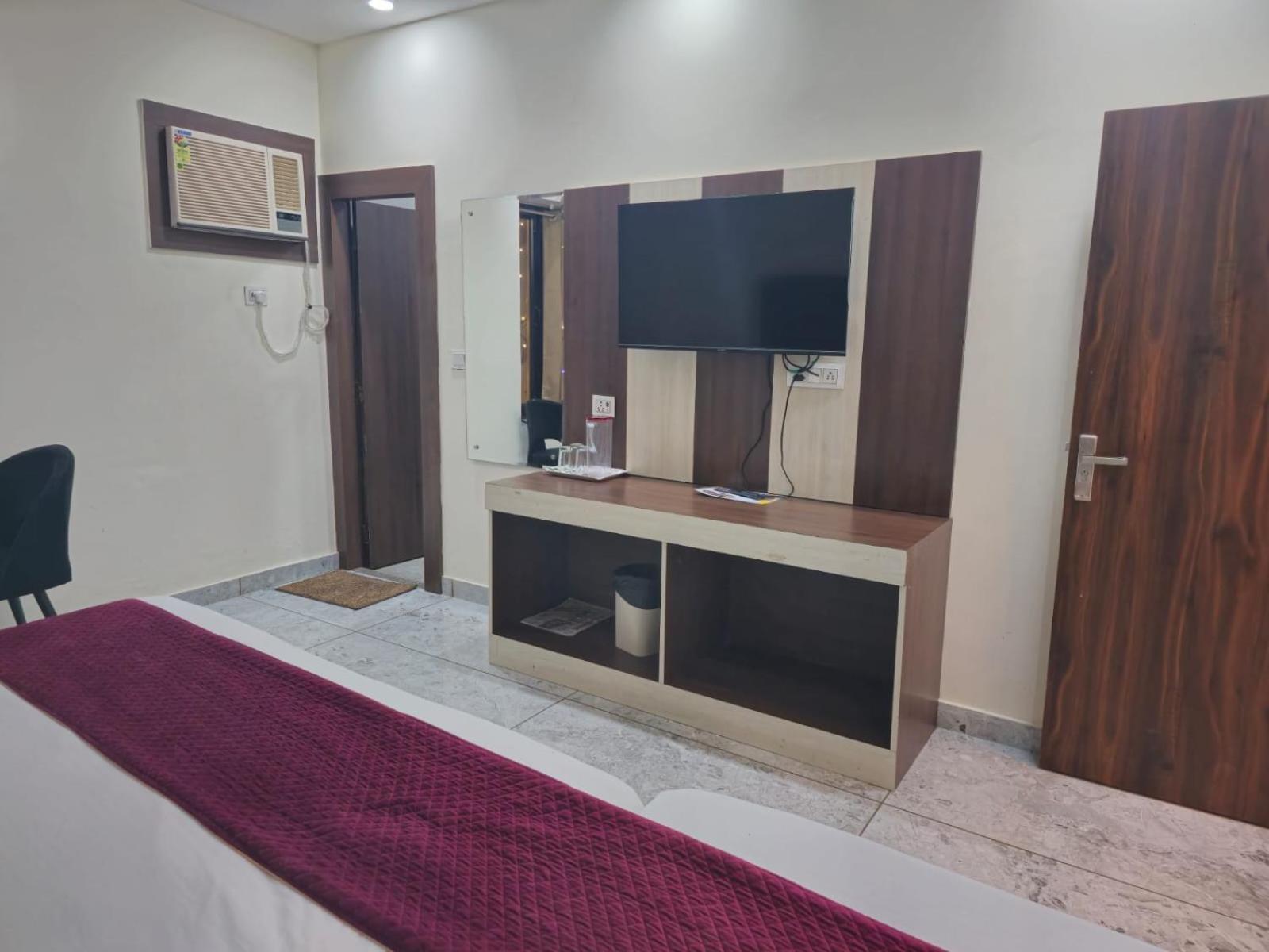 Готель Satya Residency Катра Екстер'єр фото